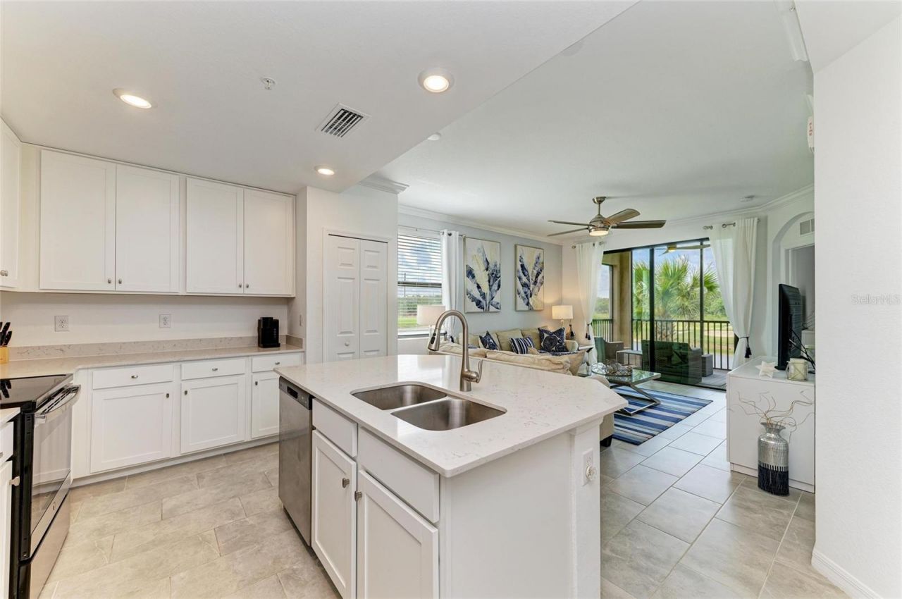 18114 Gawthrop Drive, Unit 201, Bradenton, FL 34211 Photo