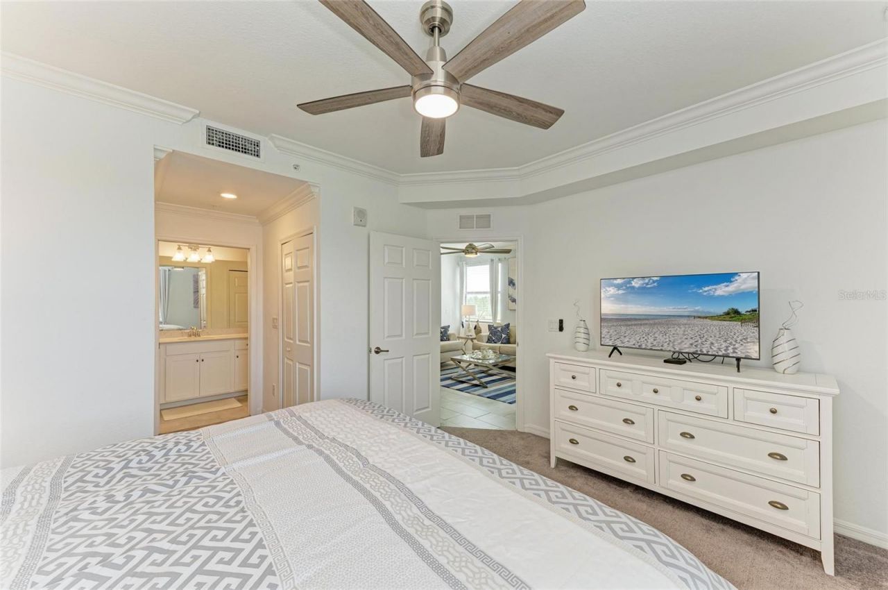 18114 Gawthrop Drive, Unit 201, Bradenton, FL 34211 Photo