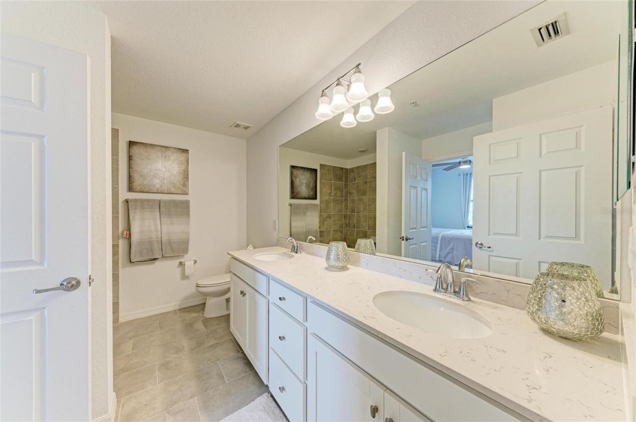 18114 Gawthrop Drive, Unit 201, Bradenton, FL 34211 Photo