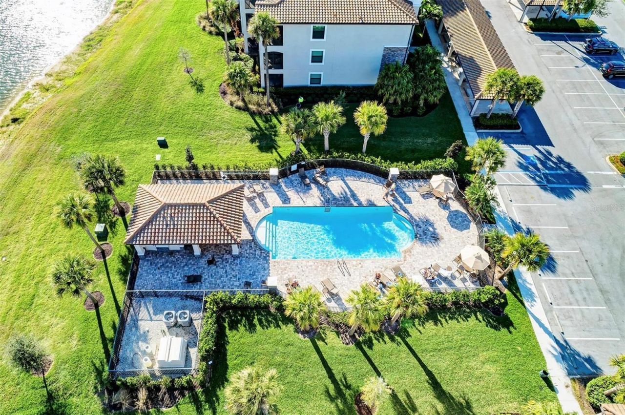 18114 Gawthrop Drive, Unit 201, Bradenton, FL 34211 Photo