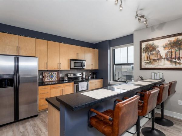 400 Walnut Street, Unit 803, Des Moines, IA 50309