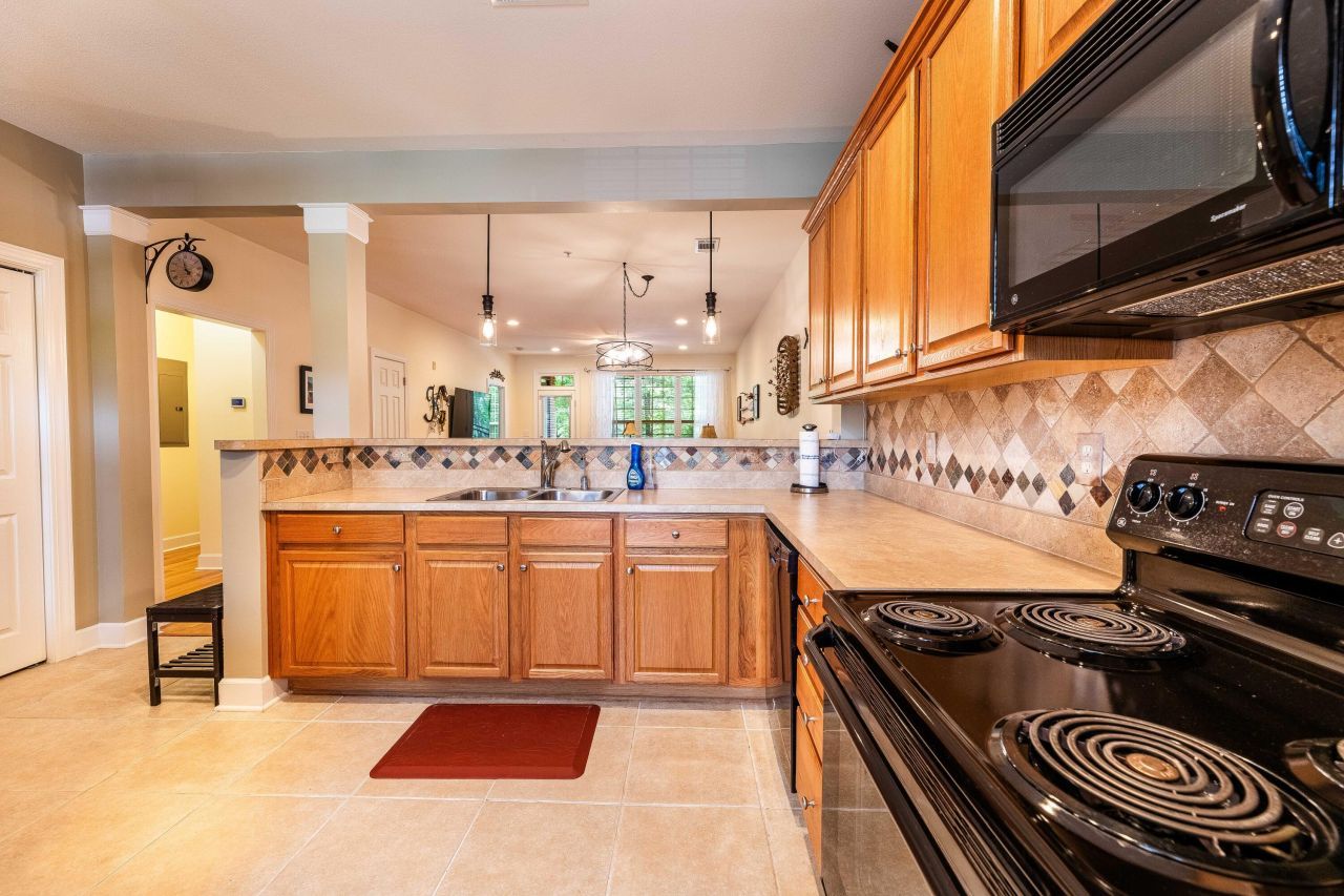 202 Trillium Court Photo 12