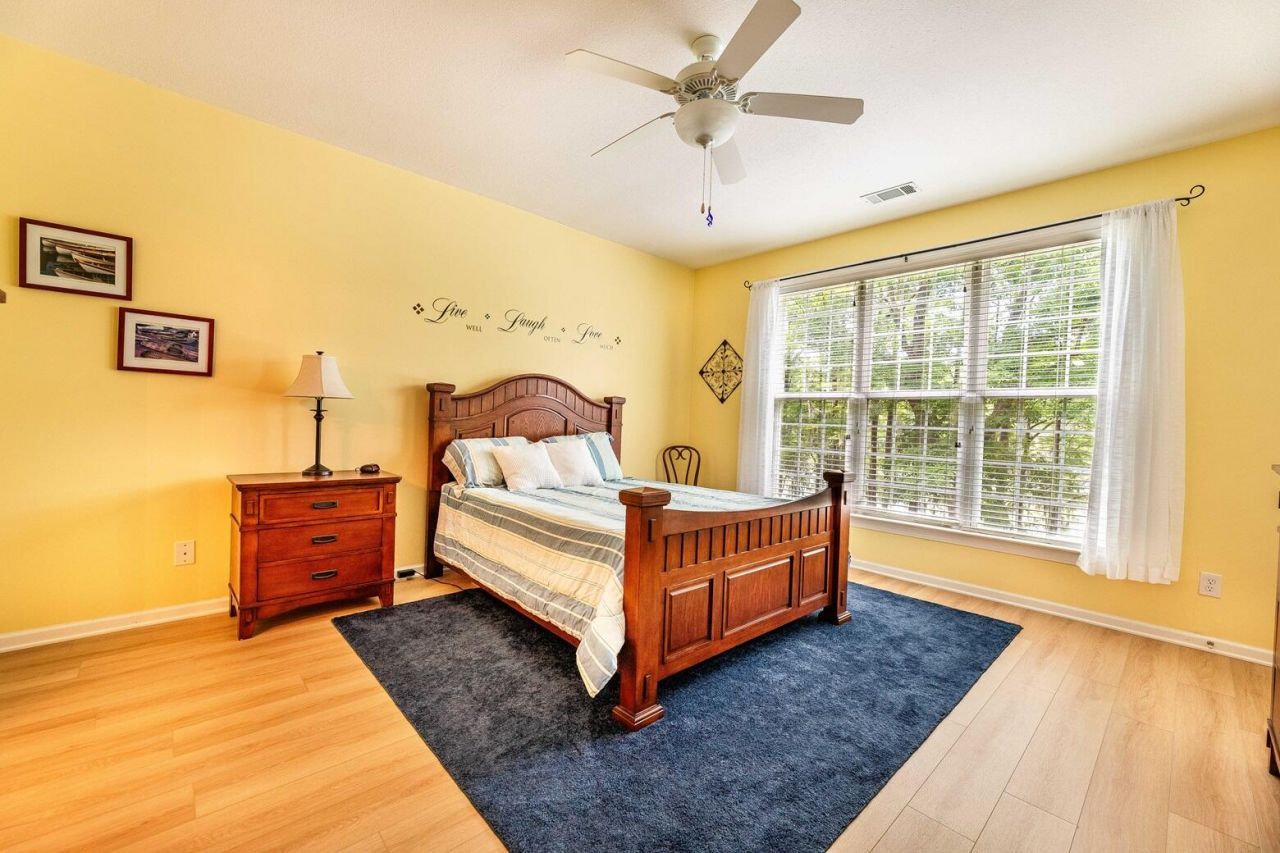 202 Trillium Court Photo 14