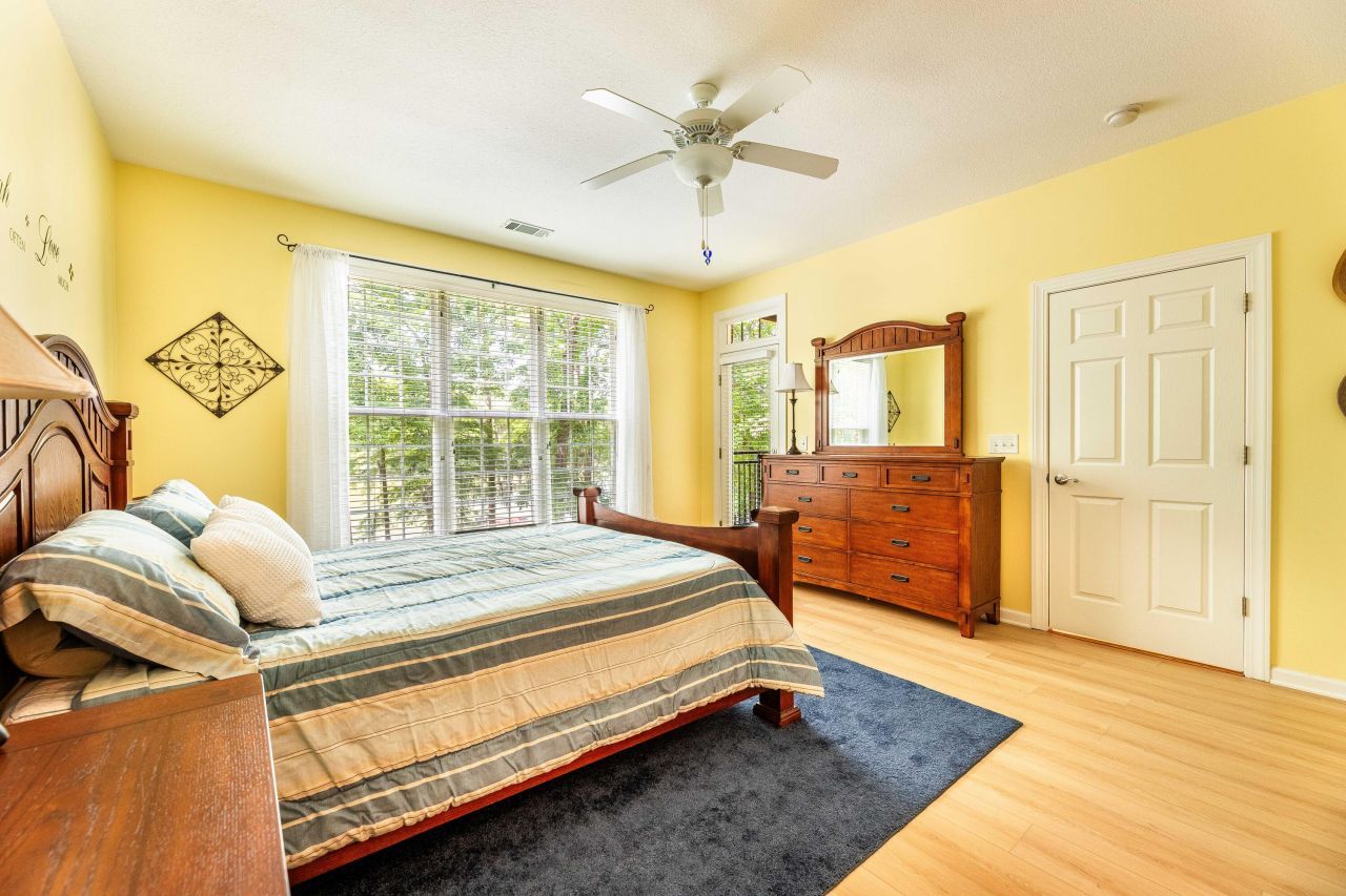 202 Trillium Court Photo 16