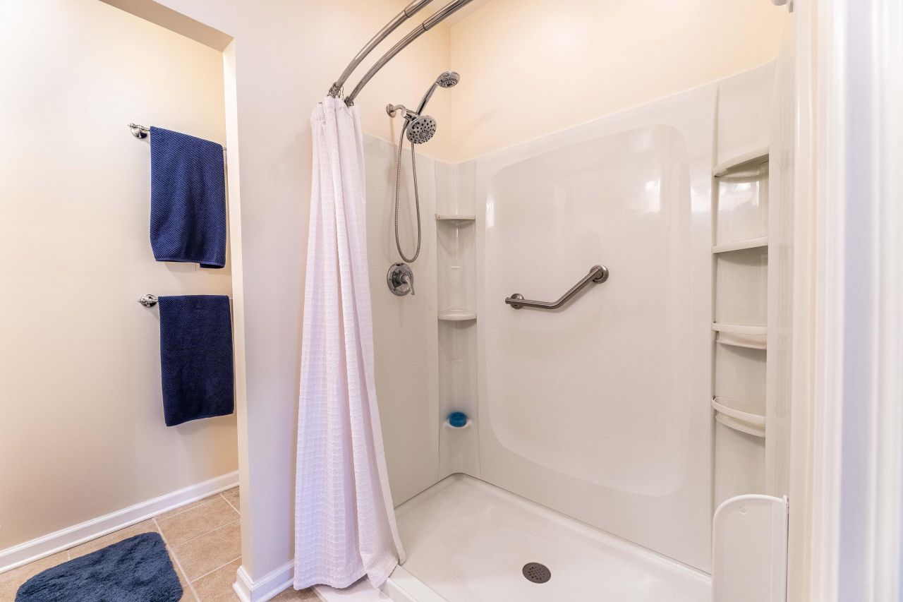 202 Trillium Court Photo 17