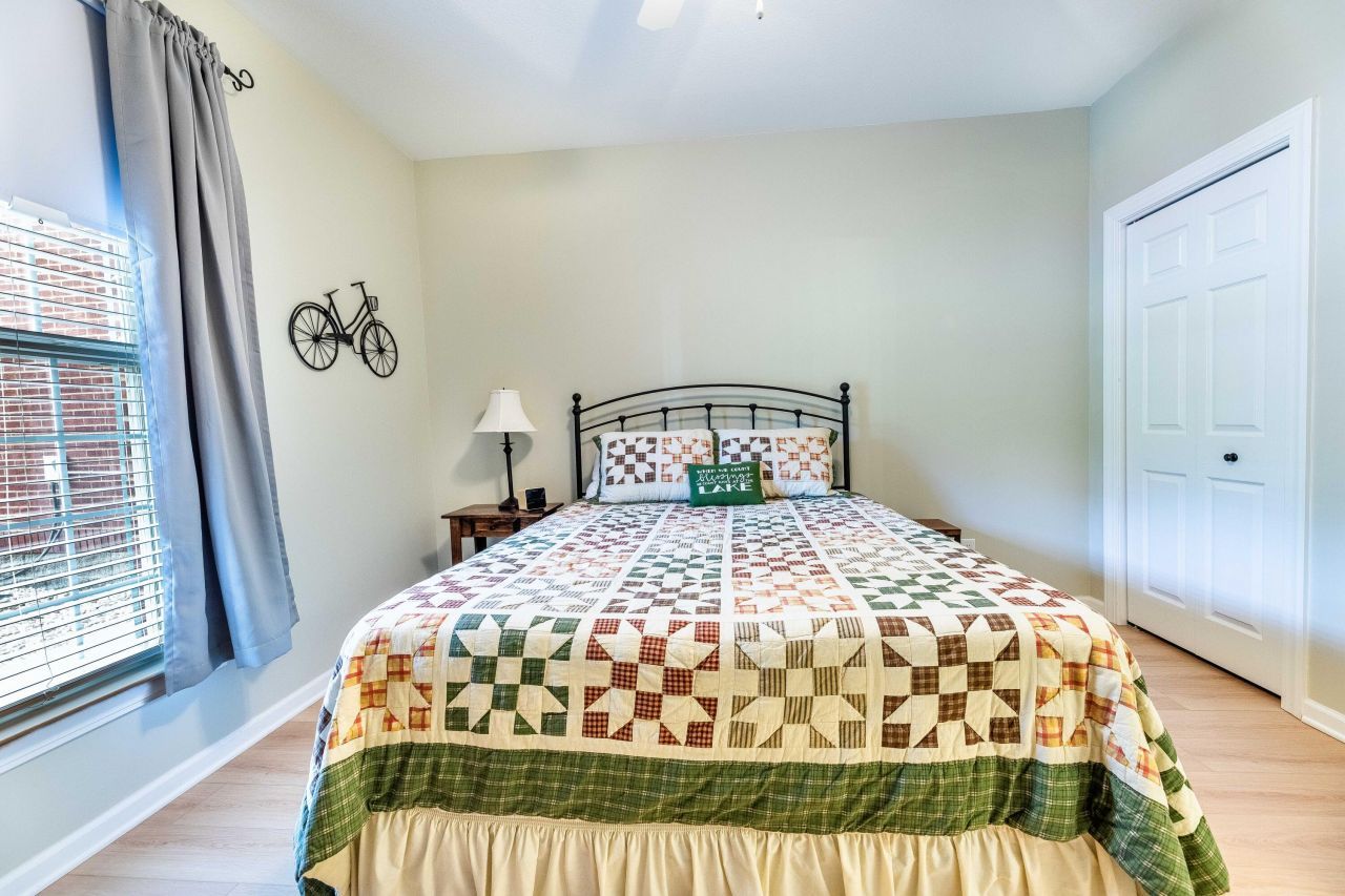 202 Trillium Court Photo 23