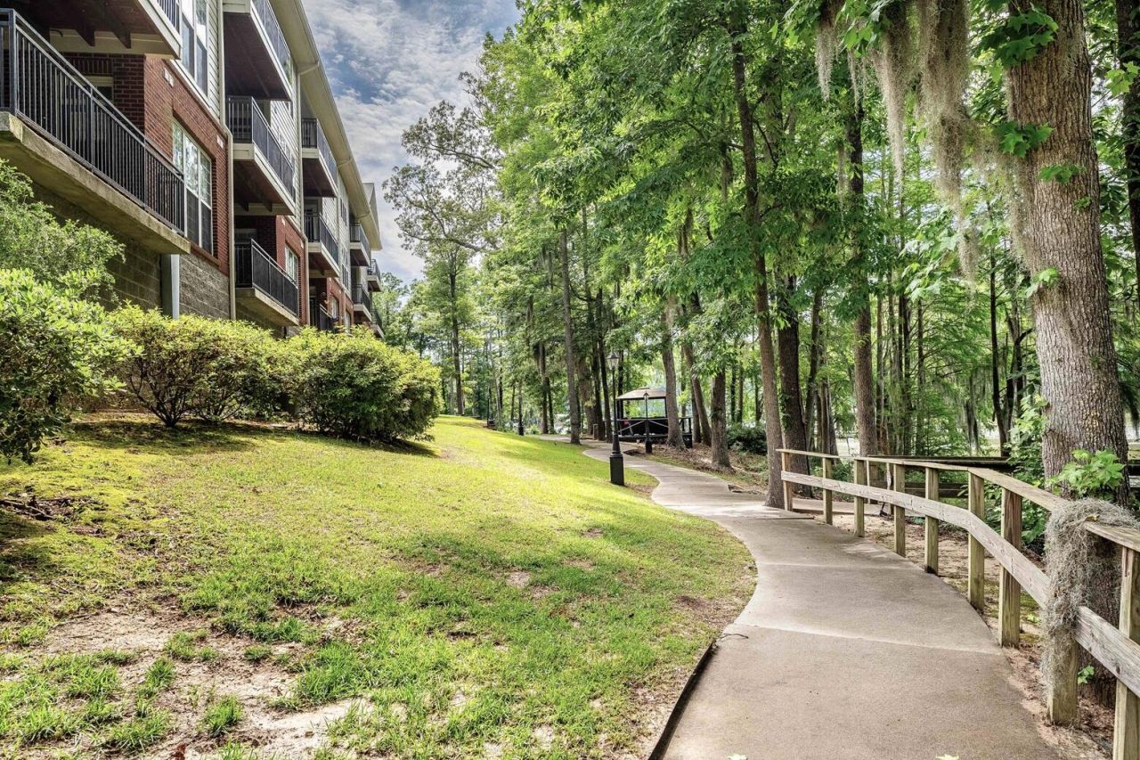 202 Trillium Court Photo 26