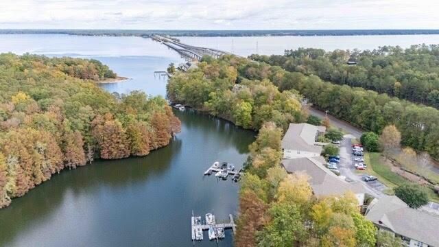 202 Trillium Court Photo 36