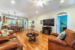 202 Trillium Court photo 4