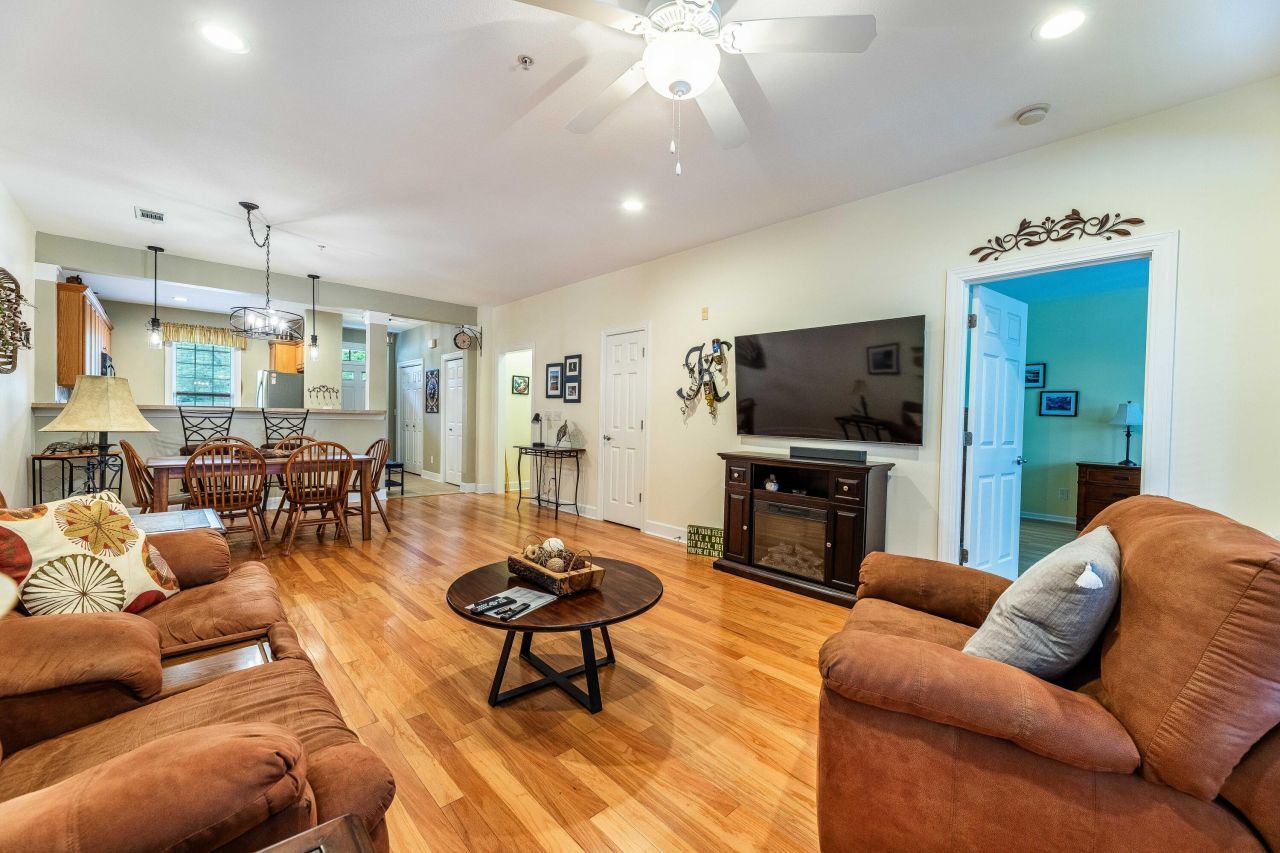 202 Trillium Court Photo 5