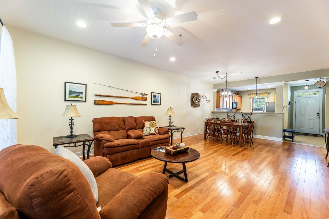 202 Trillium Court Photo 7