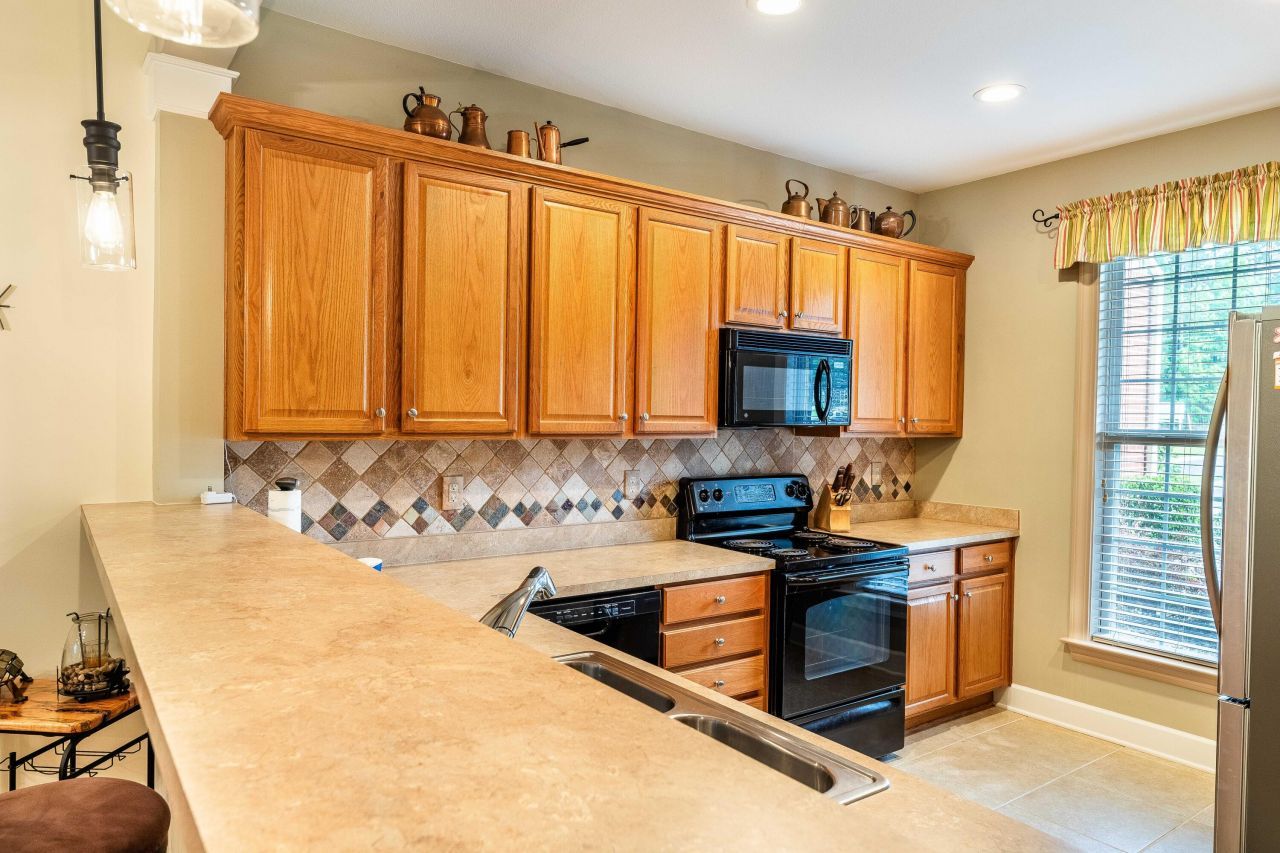 202 Trillium Court Photo 8