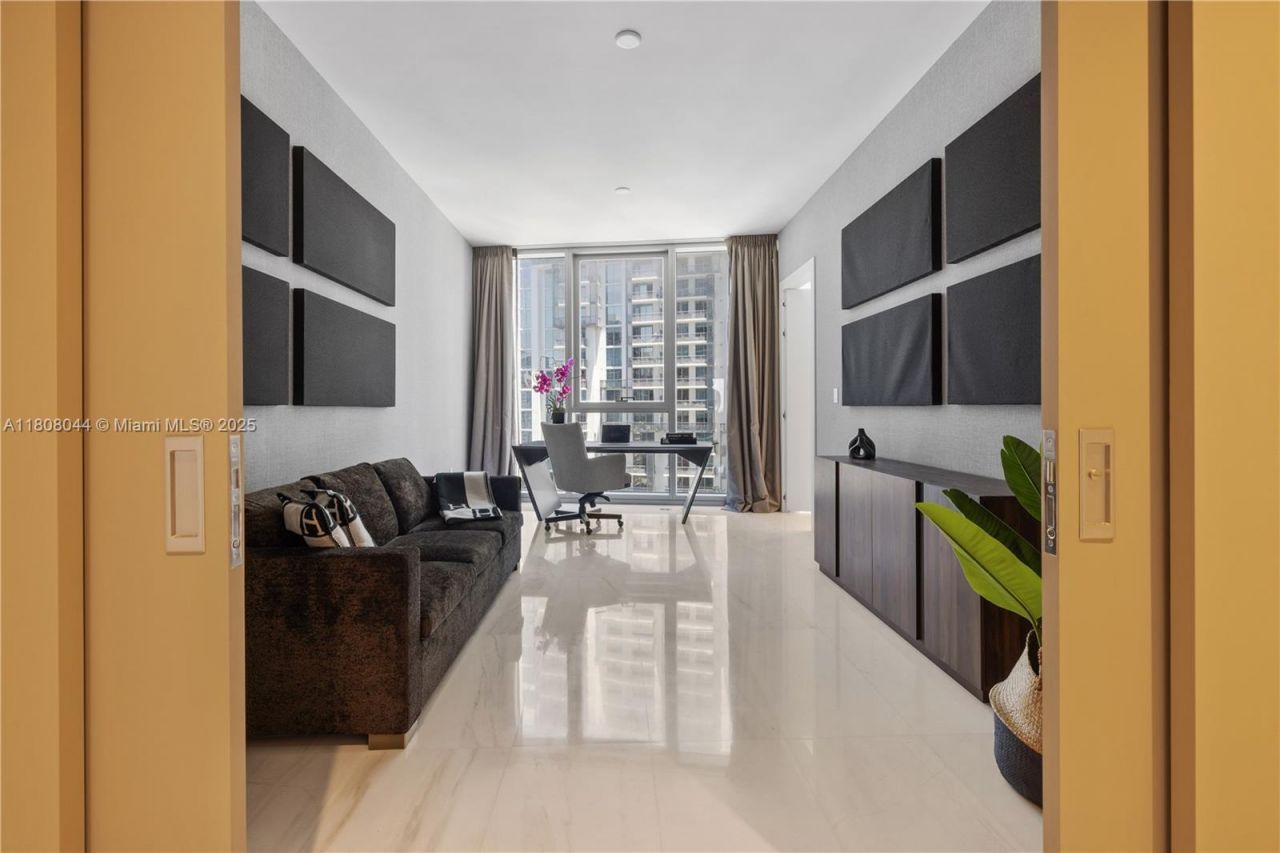 300 Biscayne Blvd Way, Unit 3104, Miami, FL 33131 Photo