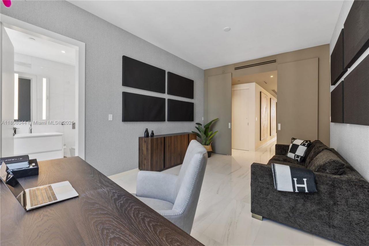 300 Biscayne Blvd Way, Unit 3104, Miami, FL 33131 Photo