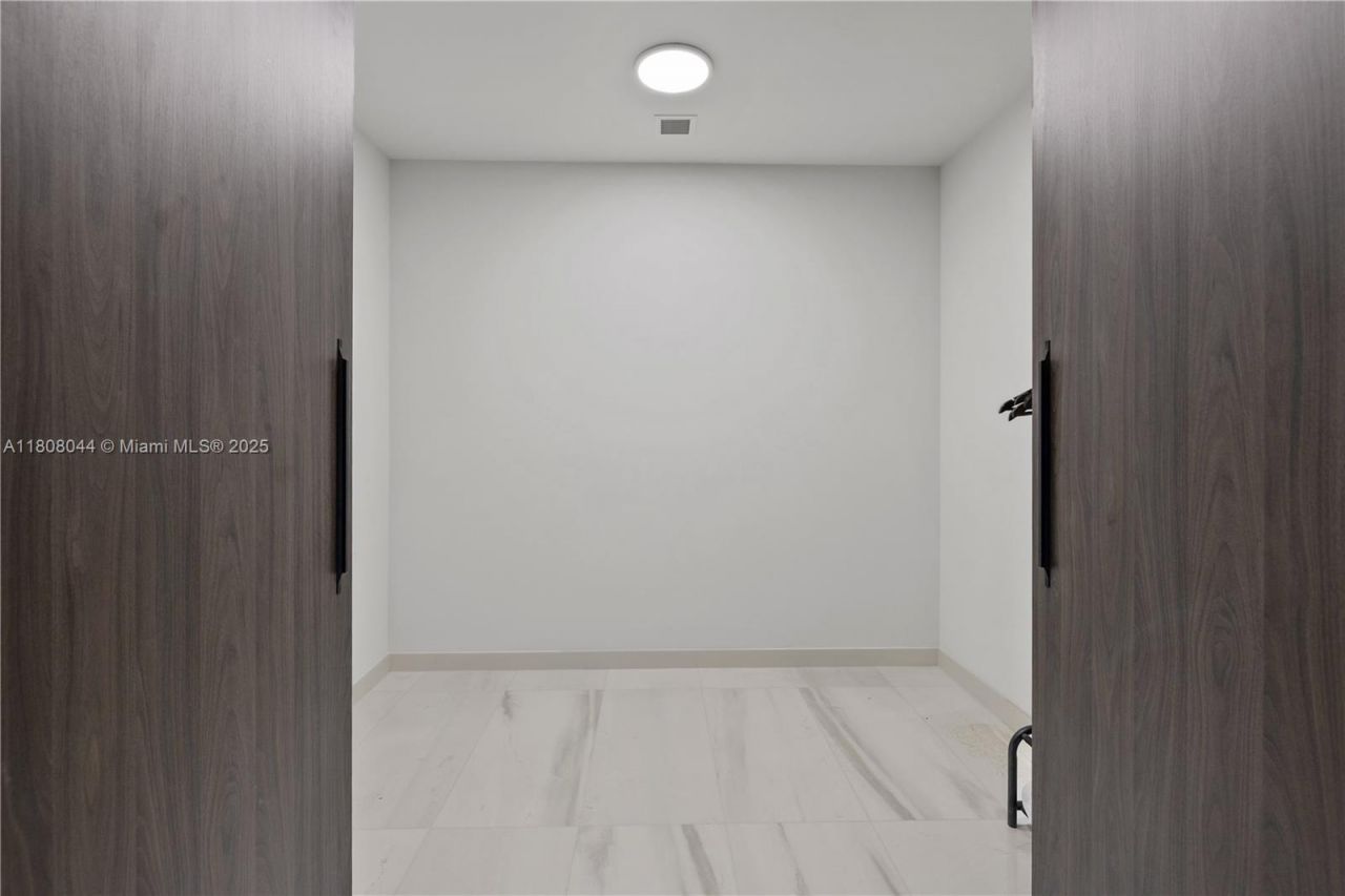 300 Biscayne Blvd Way, Unit 3104, Miami, FL 33131 Photo