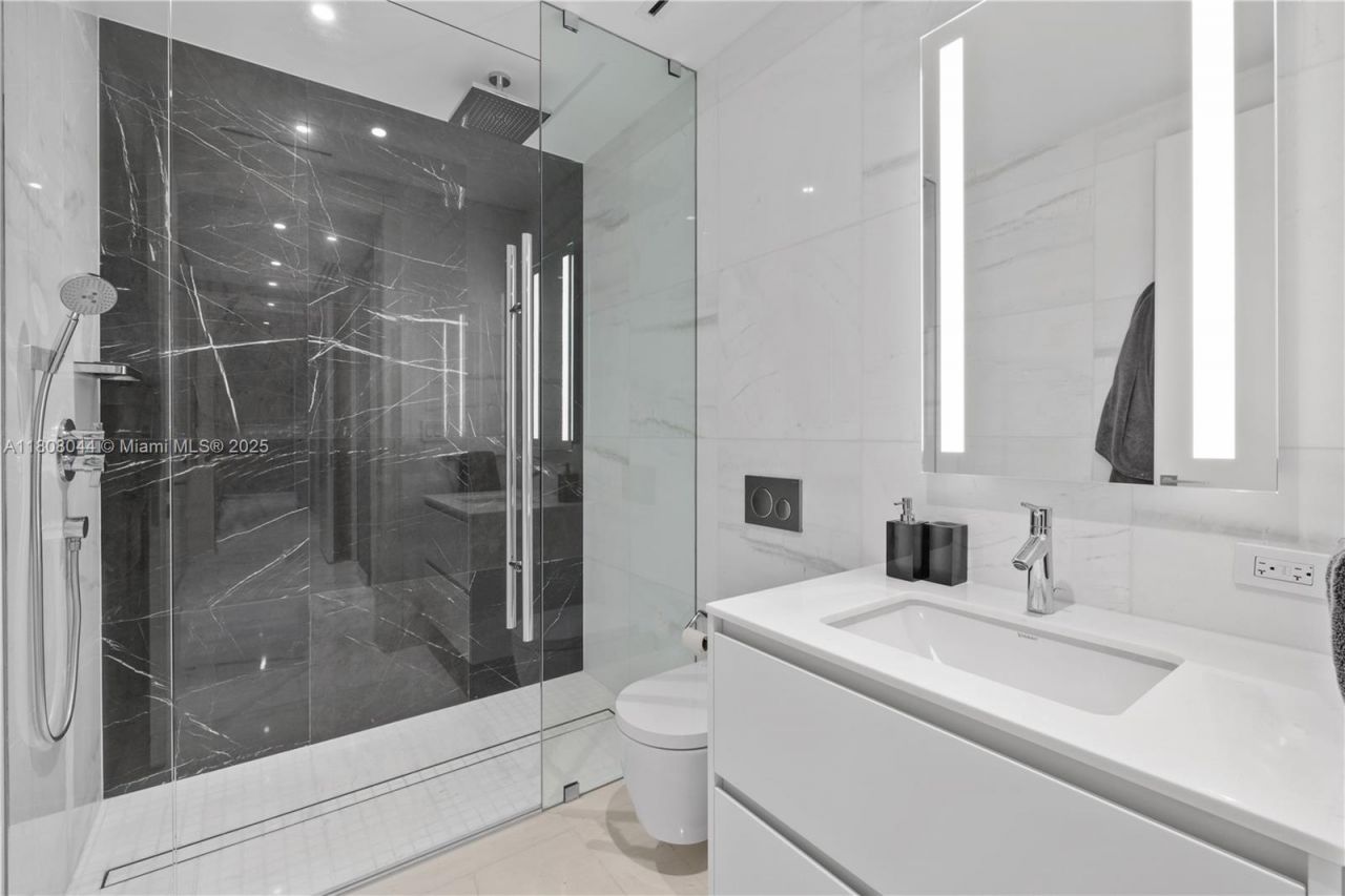 300 Biscayne Blvd Way, Unit 3104, Miami, FL 33131 Photo