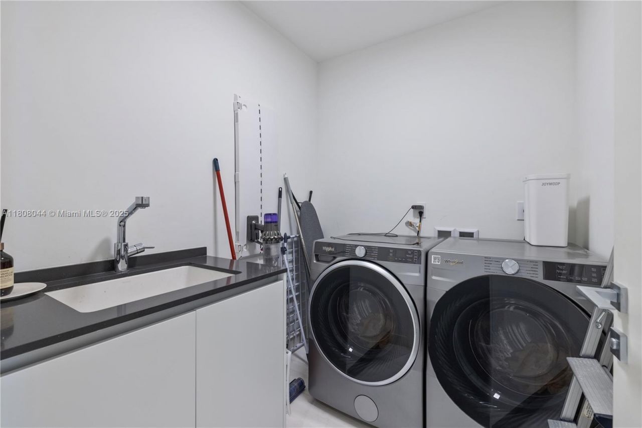 300 Biscayne Blvd Way, Unit 3104, Miami, FL 33131 Photo