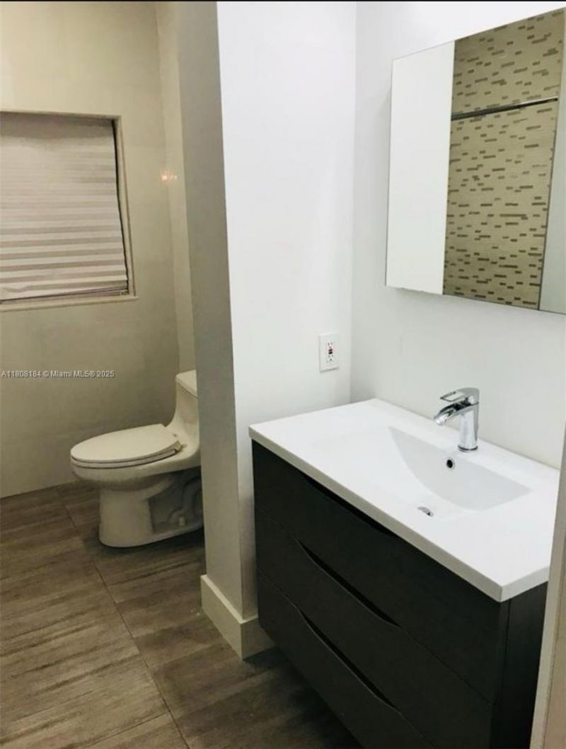 1745 NW 47th St, Miami, FL 33142 Photo