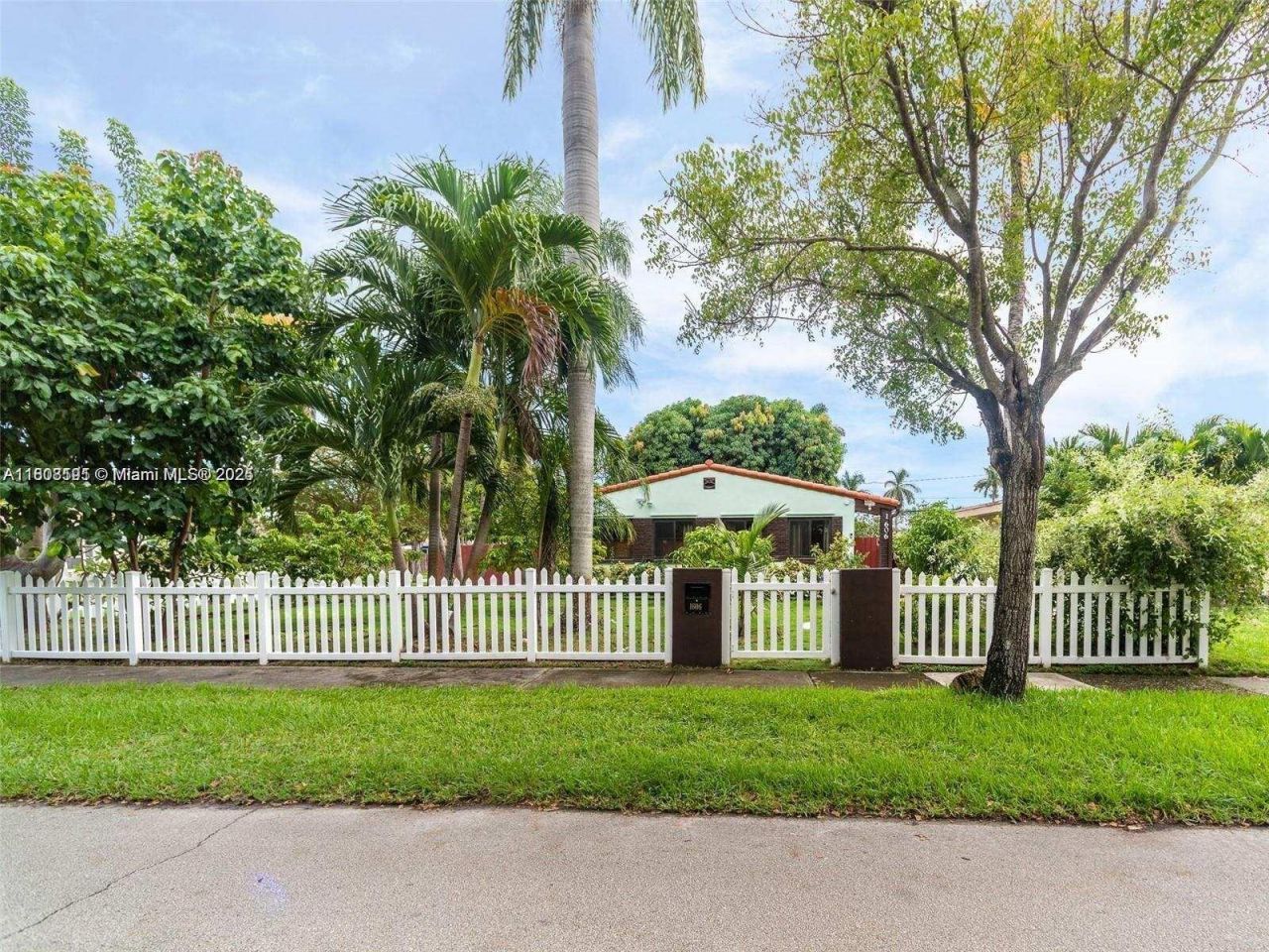 1606 Wiley St, Hollywood, FL 33020 Photo