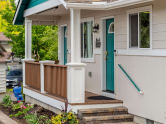 1242 SW Silver Lake Boulevard Bend, OR 97702