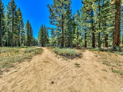 941 Silver Dollar Avenue, South Lake Tahoe, CA 96150 Photo
