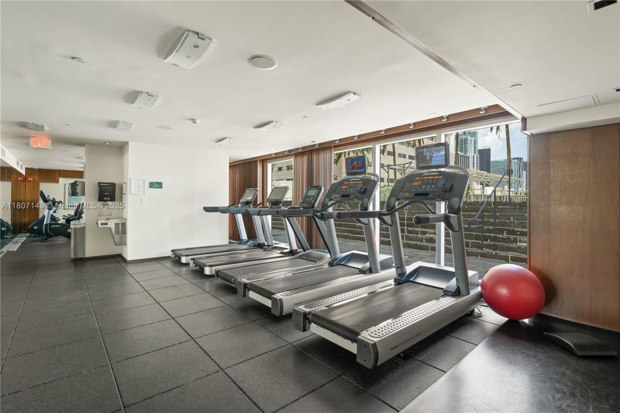 335 S Biscayne Blvd, Unit 1006, Miami, FL 33131 Photo