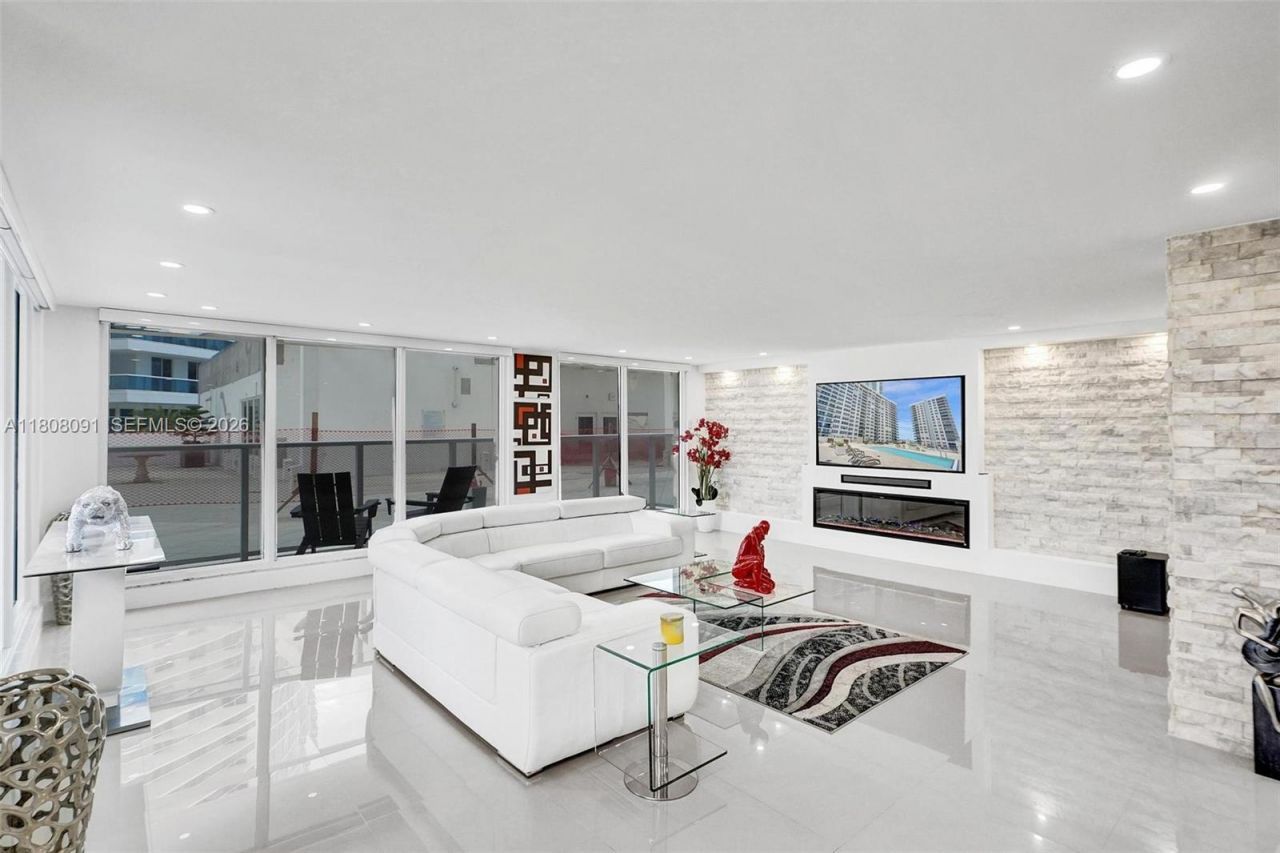 2751 S Ocean Dr, Unit 301S, Hollywood, FL 33019 Photo