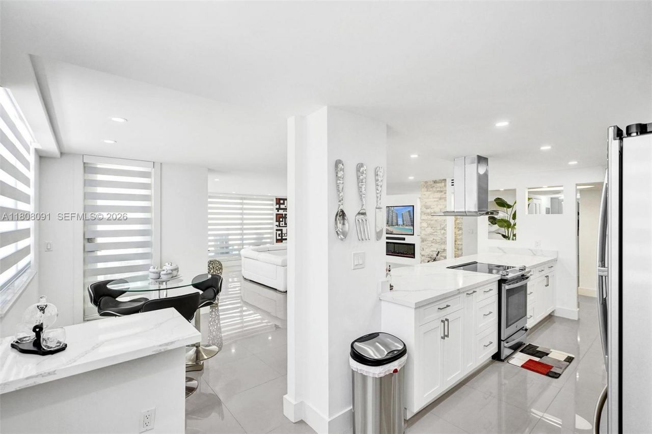 2751 S Ocean Dr, Unit 301S, Hollywood, FL 33019 Photo