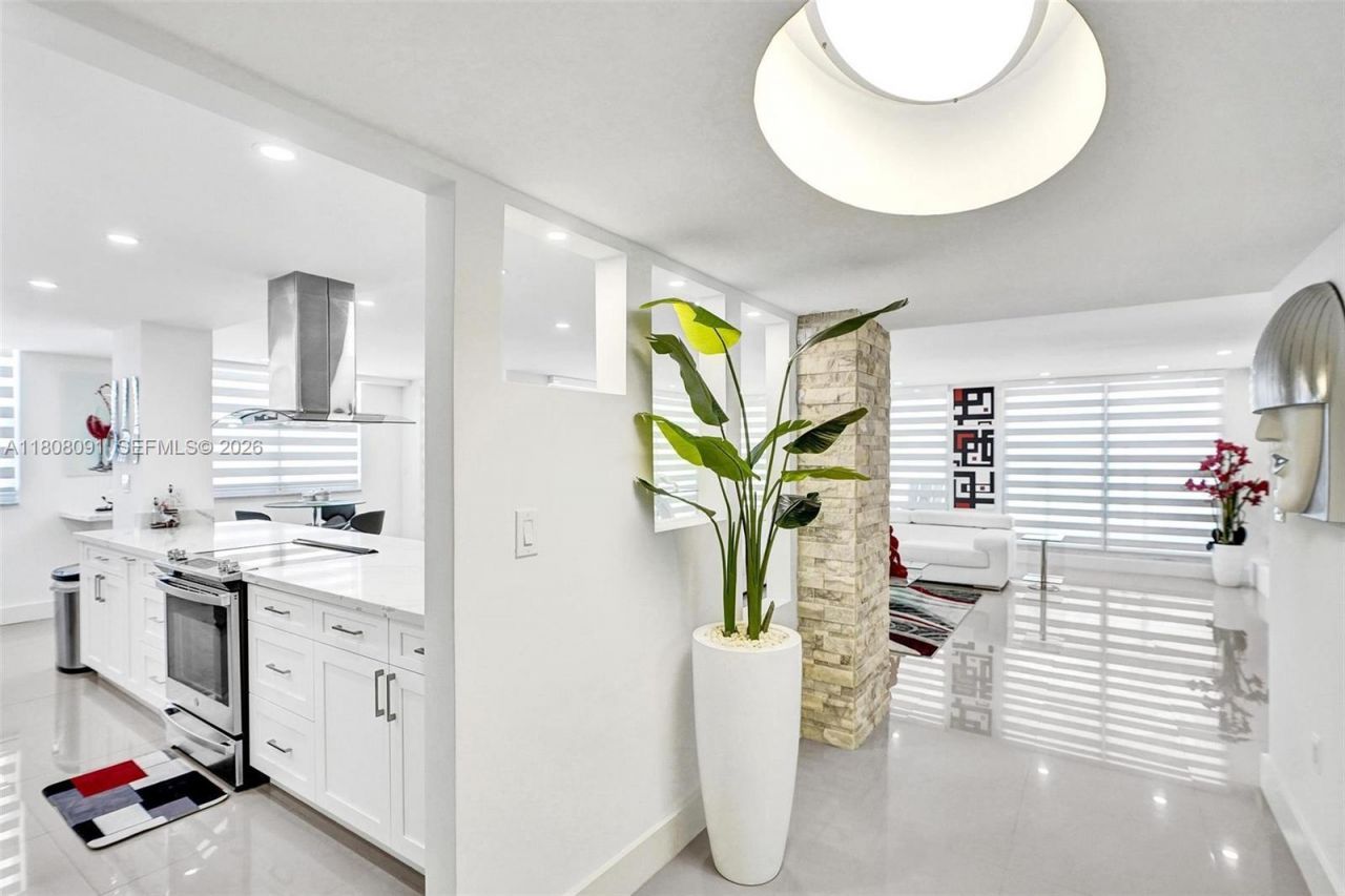 2751 S Ocean Dr, Unit 301S, Hollywood, FL 33019 Photo