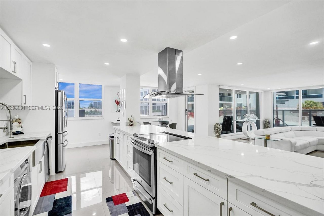 2751 S Ocean Dr, Unit 301S, Hollywood, FL 33019 Photo