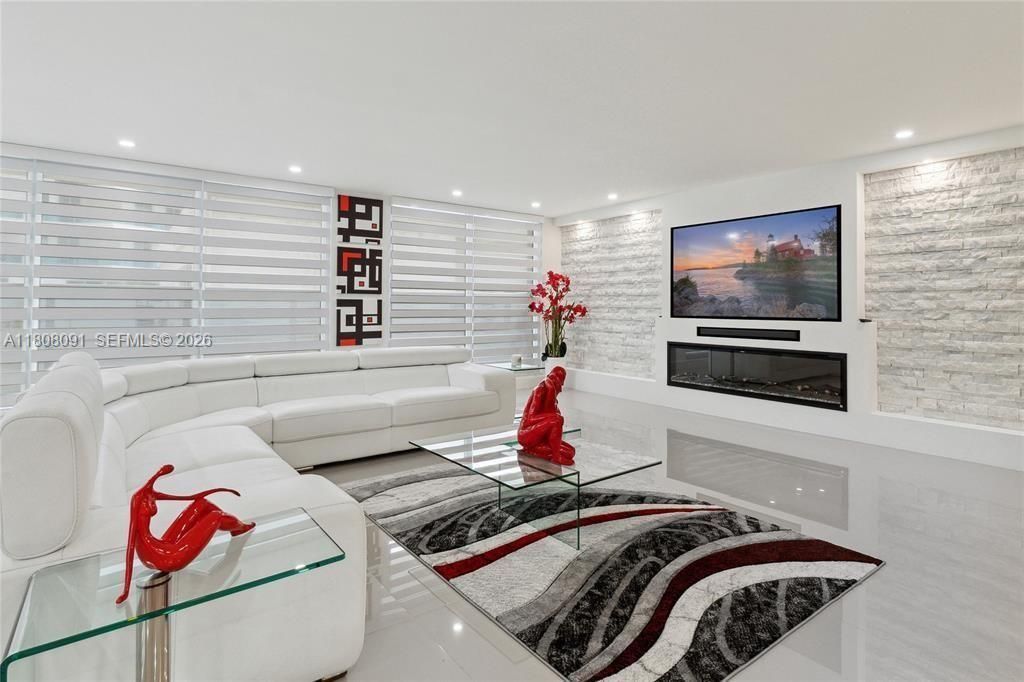 2751 S Ocean Dr, Unit 301S, Hollywood, FL 33019 Photo