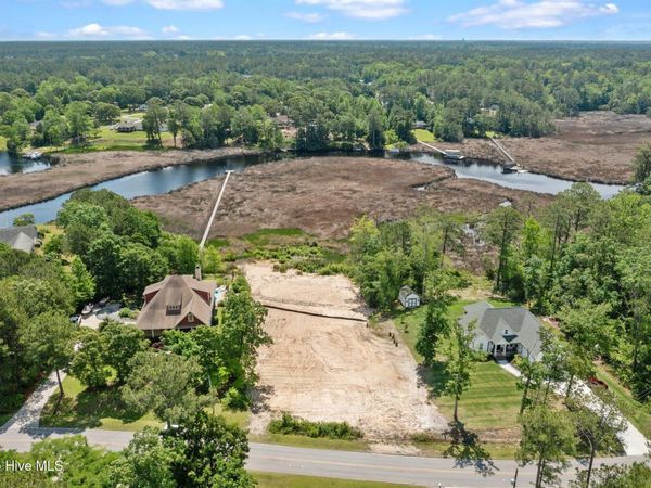 240 White Oak Bluff Road, Stella, NC 28582