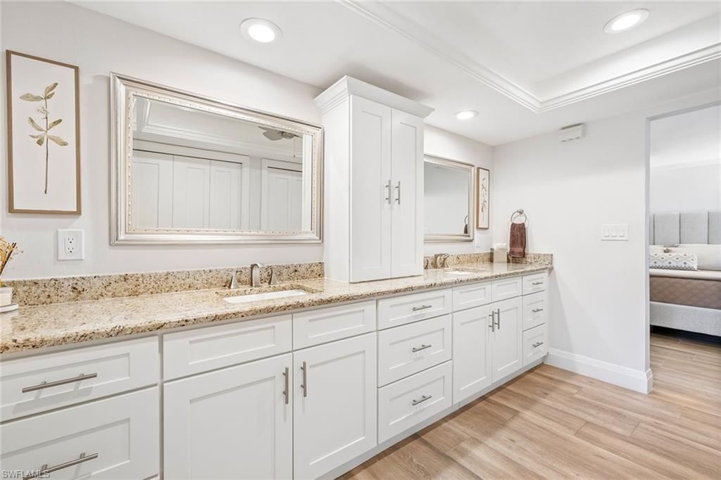 636 Park Shore Dr, Naples, FL 34103 Photo