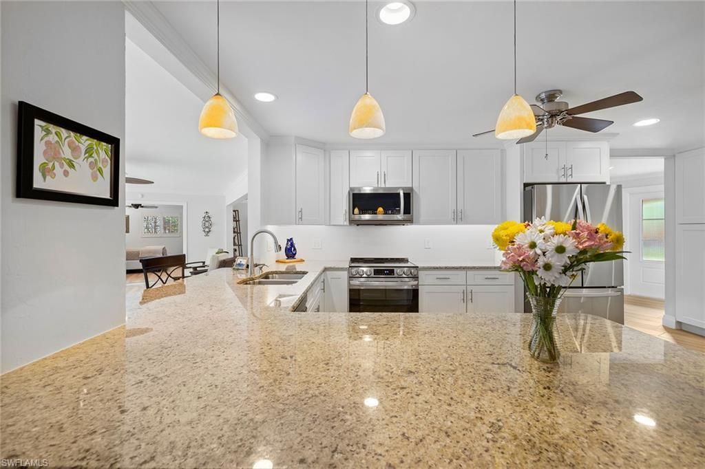 636 Park Shore Dr, Naples, FL 34103 Photo