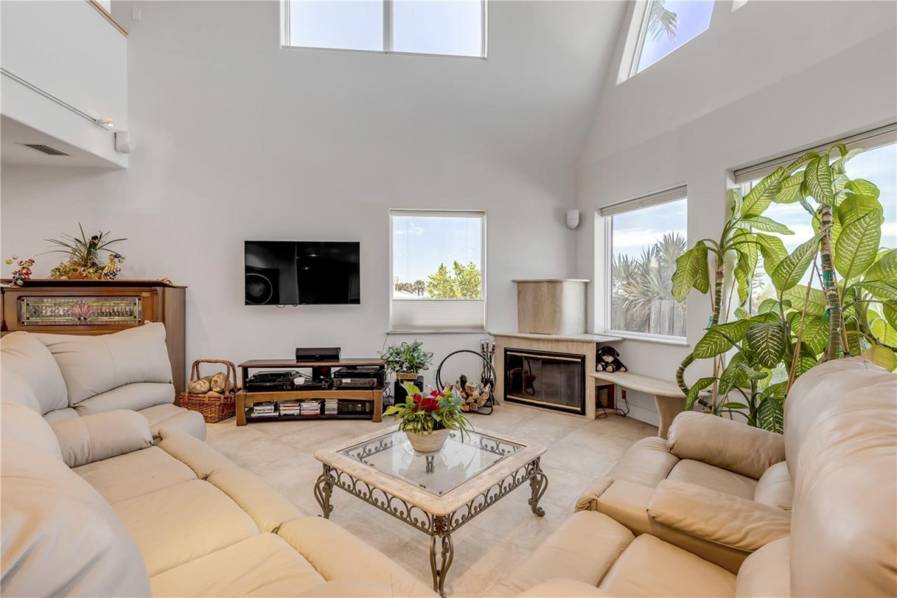 1209 N Atlantic Avenue, New Smyrna Beach, FL 32169 Photo