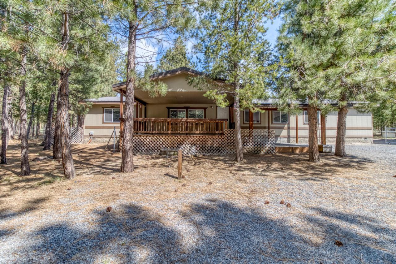 52084 Red Pine, La Pine, OR 97739 Main Photo