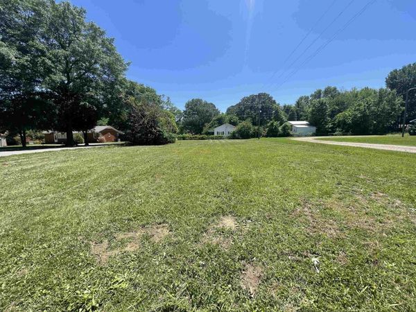 710 MAIN ST E, Savannah, TN 38372