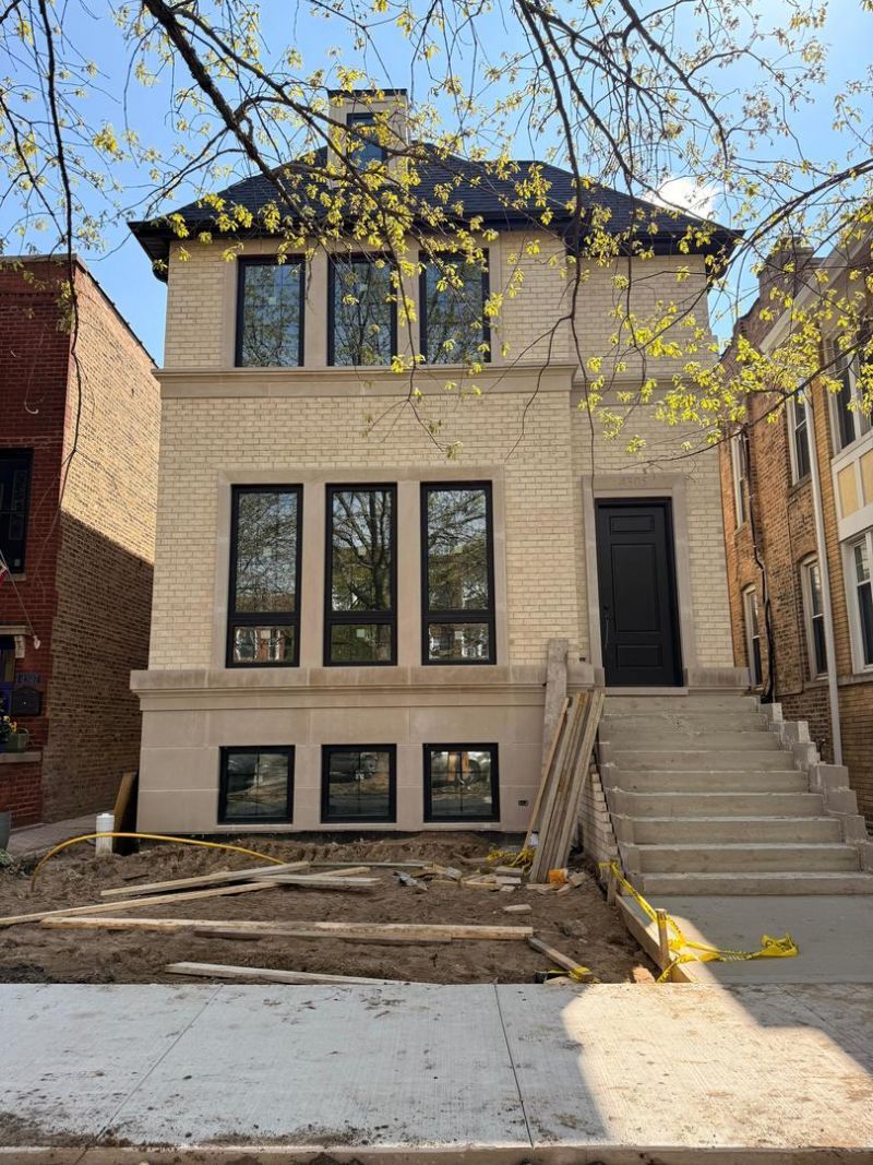 4305 N Wolcott Avenue, Chicago, IL 60613