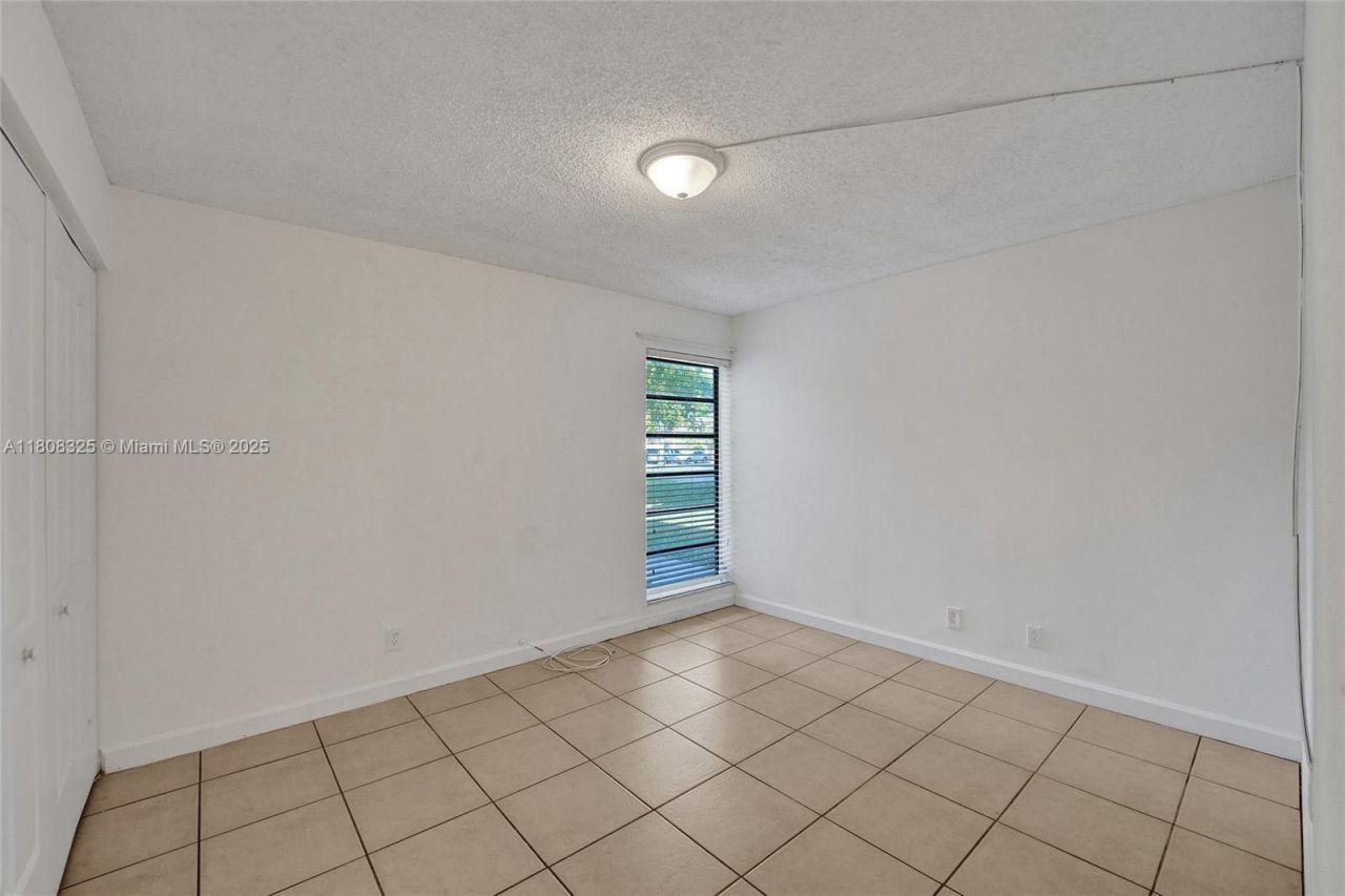 1551 NW 92nd Ave, Unit 185, Pembroke Pines, FL 33024 Photo