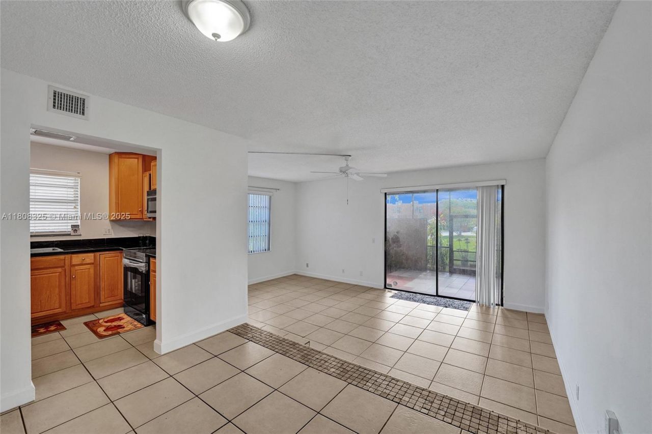 1551 NW 92nd Ave, Unit 185, Pembroke Pines, FL 33024 Photo