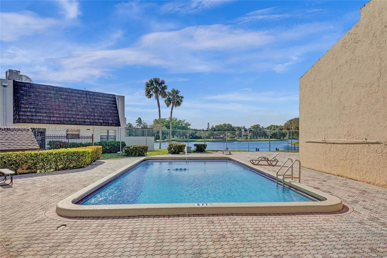 1551 NW 92nd Ave, Unit 185, Pembroke Pines, FL 33024 Photo