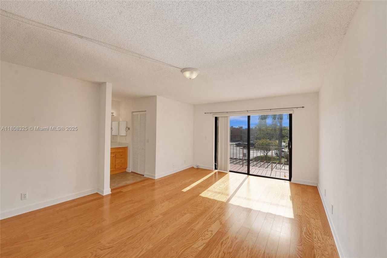 1551 NW 92nd Ave, Unit 185, Pembroke Pines, FL 33024 Photo