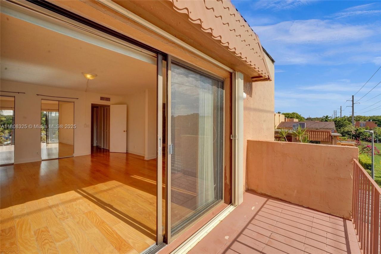 1551 NW 92nd Ave, Unit 185, Pembroke Pines, FL 33024 Photo