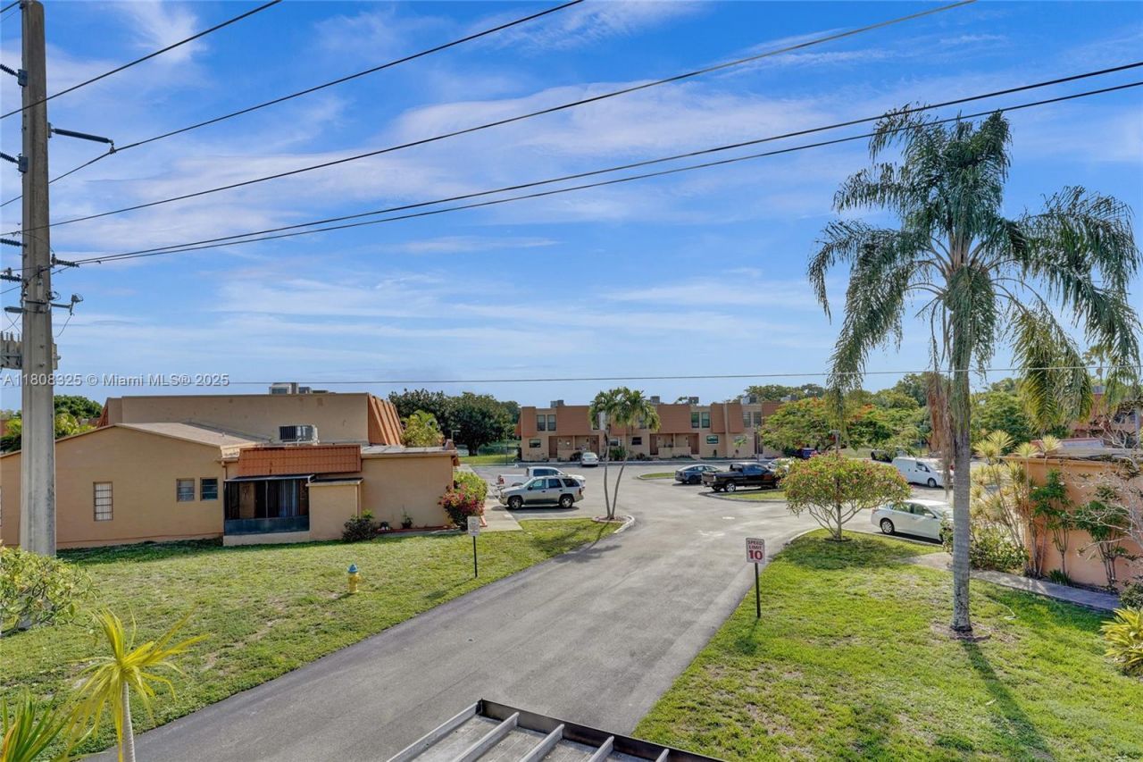 1551 NW 92nd Ave, Unit 185, Pembroke Pines, FL 33024 Photo