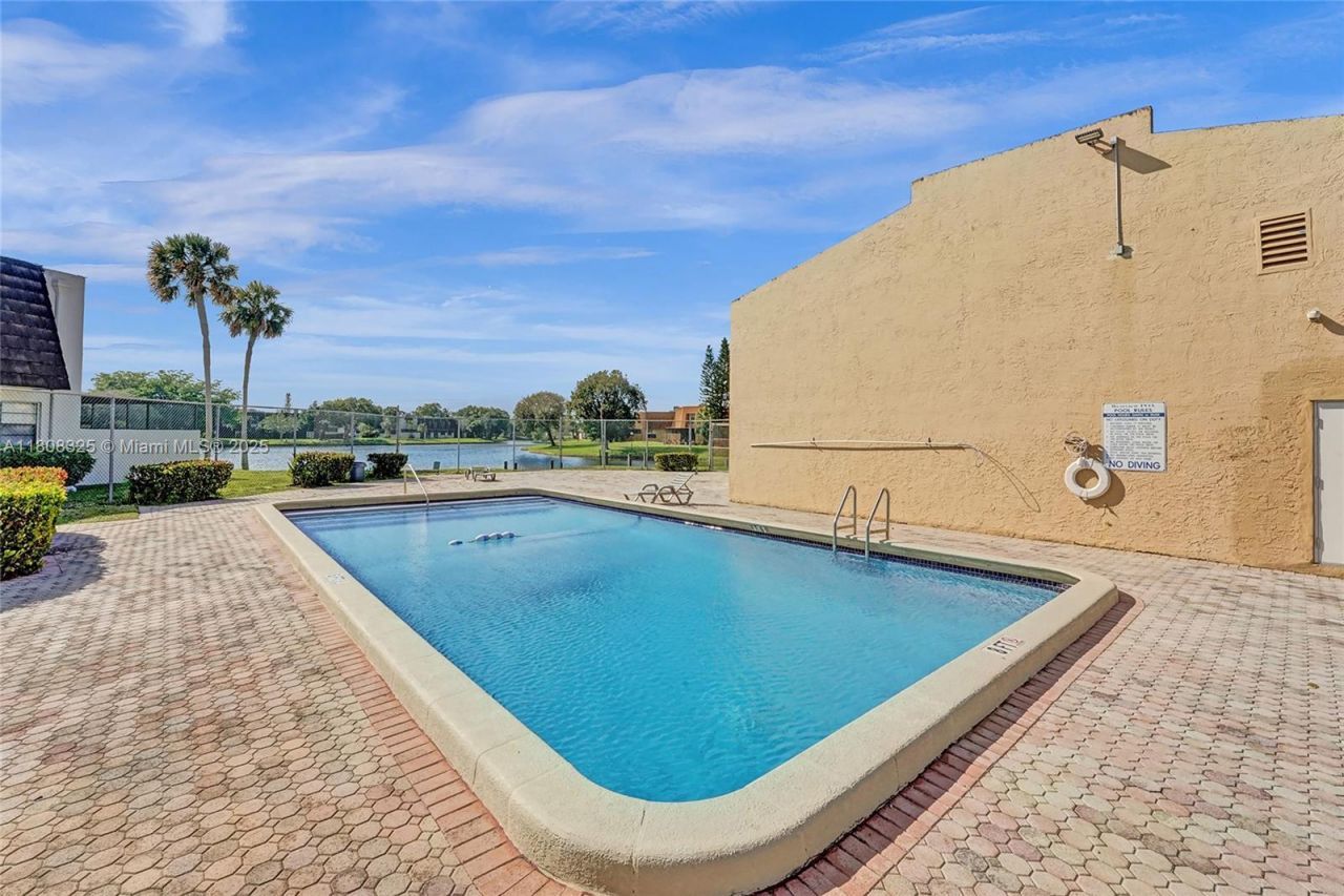 1551 NW 92nd Ave, Unit 185, Pembroke Pines, FL 33024 Photo