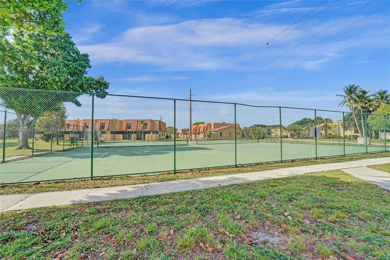 1551 NW 92nd Ave, Unit 185, Pembroke Pines, FL 33024 Photo