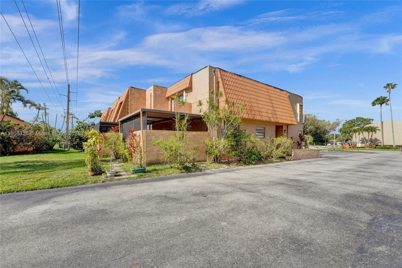 1551 NW 92nd Ave, Unit 185, Pembroke Pines, FL 33024 Photo