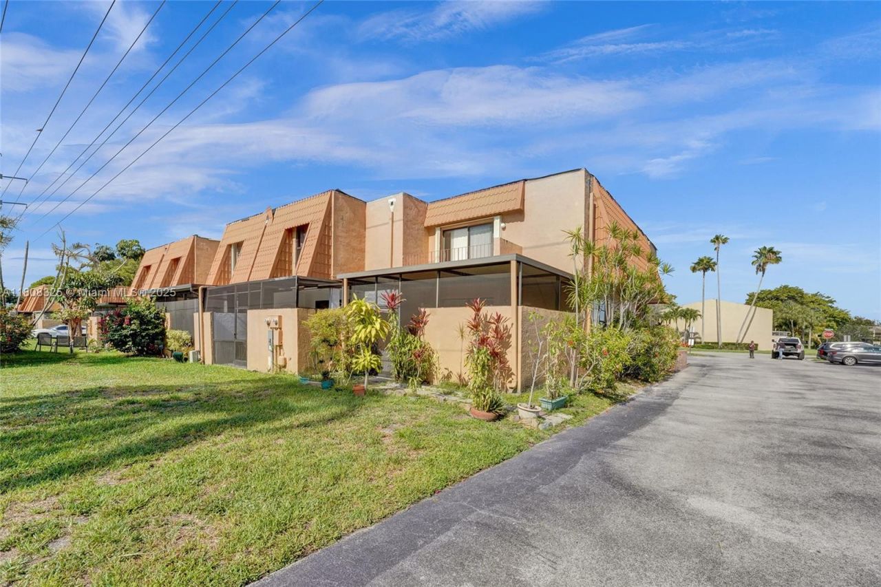 1551 NW 92nd Ave, Unit 185, Pembroke Pines, FL 33024 Photo