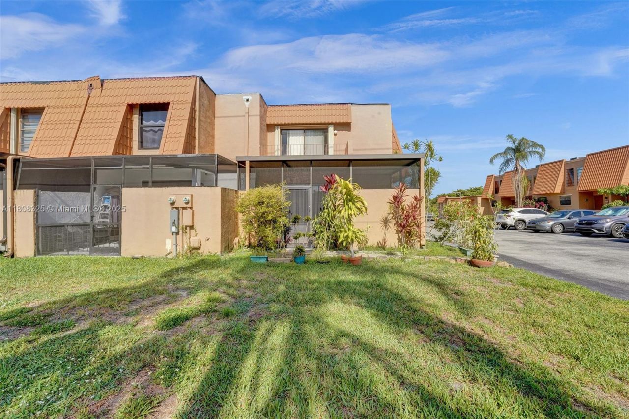 1551 NW 92nd Ave, Unit 185, Pembroke Pines, FL 33024 Photo