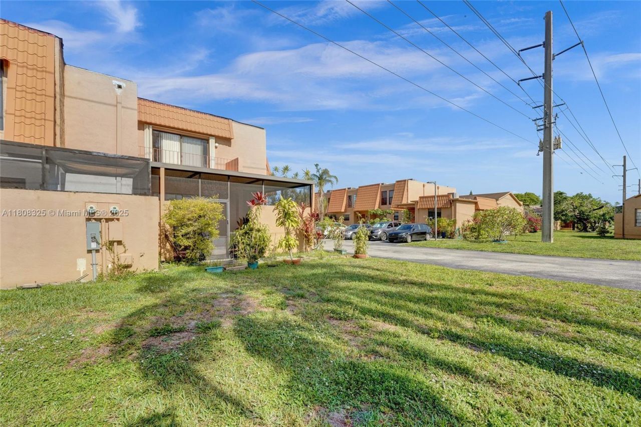 1551 NW 92nd Ave, Unit 185, Pembroke Pines, FL 33024 Photo